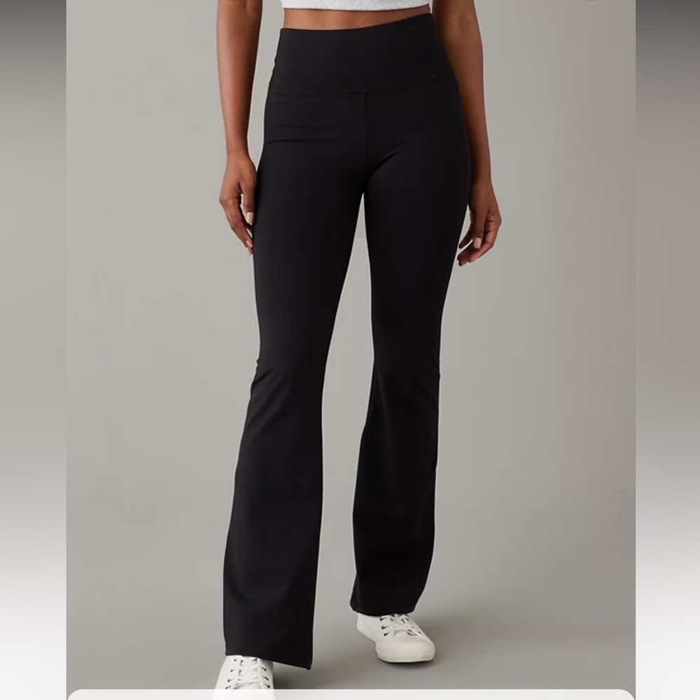 🆕 AE The Everything Flare Legging
